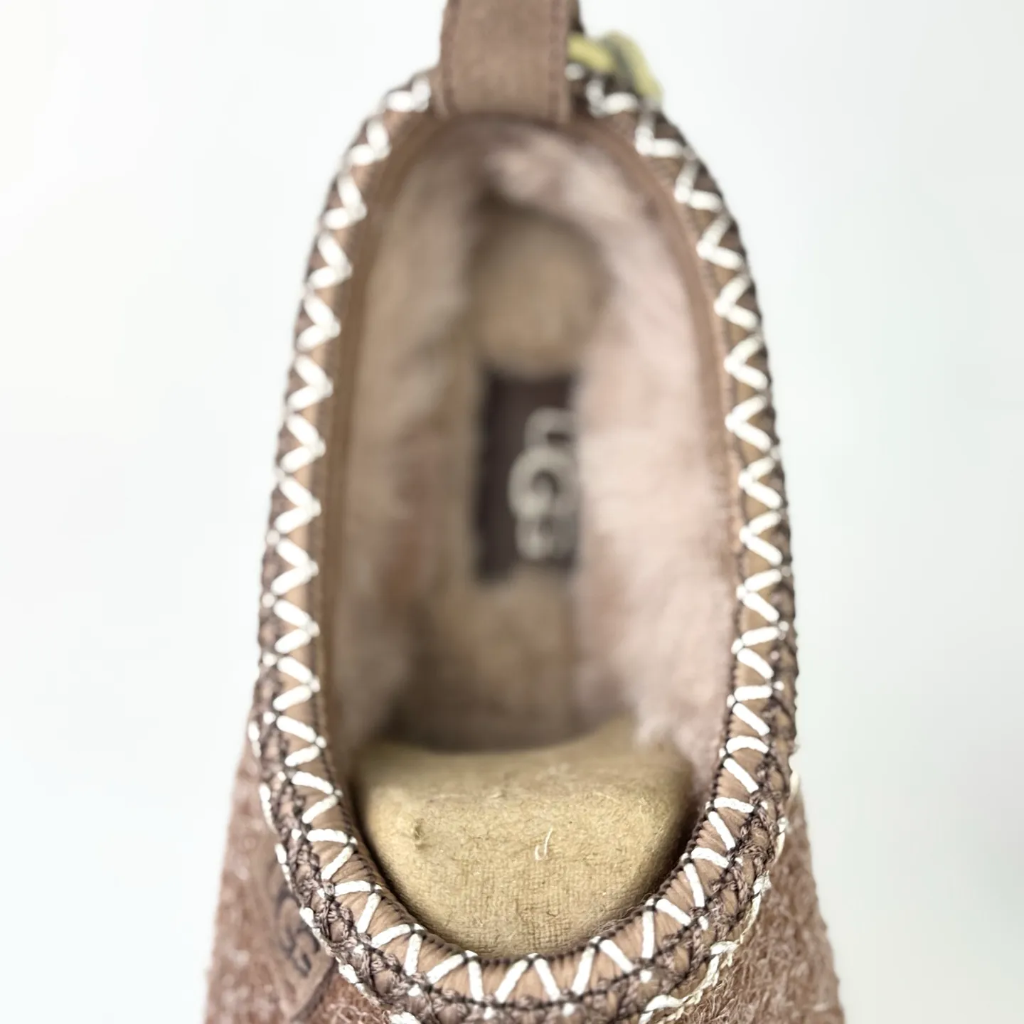 💰520 📦25 New Products for Autumn and Winter | Biarritz · UGG New Products for Autumn and Winter Classic Novelty Series (Biarritz Style) 🔥 I have been recently picked up by this Biarritz model ￼￼[草草R][草草R][草草R] 📦The entire series of Biarritz is now online ❄️There are Tasman slip-ons and ultra-short boots suitable for autumn and winter. ✔️🔘 Tasman Biarritz model Shoe size: 36-40 Color: mustard seed/light oak brown ✔️🔘Classic super short boots Biarritz model shoe size: 36-40 Color: mustard seed/light oak brown 🍁Let’s create our own uniqueness together this autumn and winter ✔️ In the collision of classics and personality 💫 Find your unique relaxed style 😎 This style is very UGG!